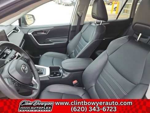 Used 2025 Toyota RAV4 XLE Premium image 15