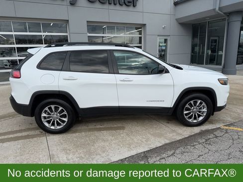 Used 2022 Jeep Cherokee Latitude Lux w/ Sun & Sound Group AWD/4WD image 4