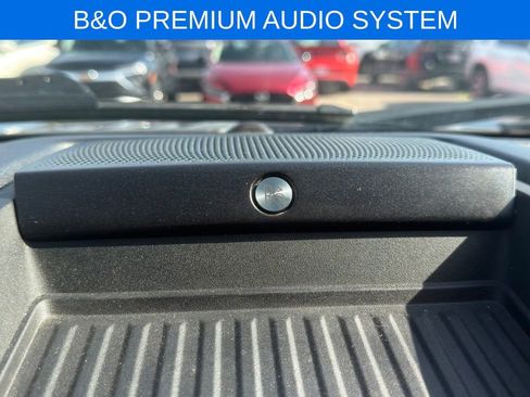 Used 2018 Ford F150 Lariat w/ Equipment Group 502A Luxury AWD/4WD image 6