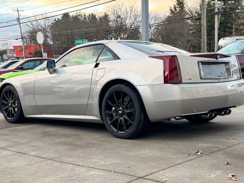 Used 2006 Cadillac XLR V image 5