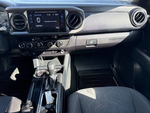 Used 2017 Toyota Tacoma TRD Sport image 22