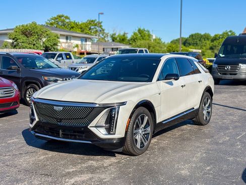 Used 2024 Cadillac Lyriq Luxury RWD image 5
