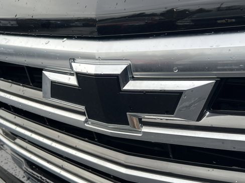 Used 2024 Chevrolet Silverado 1500 High Country w/ Technology Package image 8