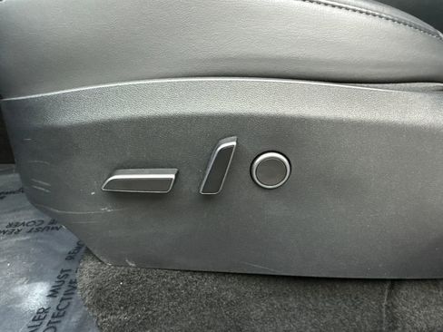 Used 2023 Tesla Model Y Long Range AWD/4WD image 28