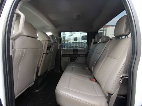 Used 2019 Ford F250 XL w/ Power Equipment Group image 4