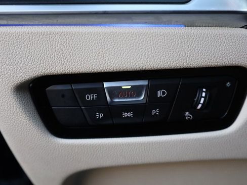 Used 2022 BMW 330i xDrive Sedan w/ Convenience Package image 38