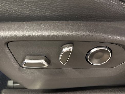 Used 2025 GMC Yukon XL Denali image 23