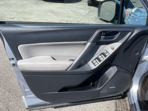 Used 2015 Subaru Forester 2.5i Limited image 9