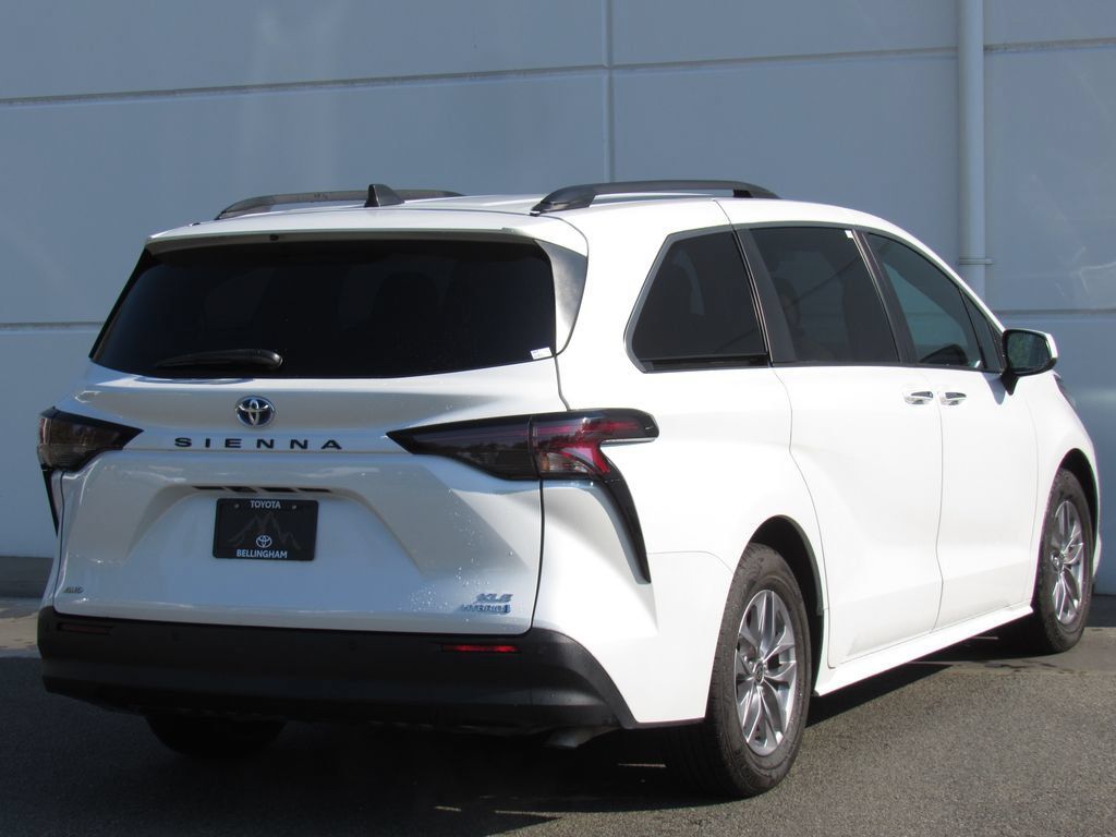 Certified 2023 Toyota Sienna XLE w/ XLE Plus Package AWD/4WD image 6