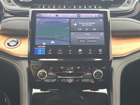 Used 2023 Jeep Grand Cherokee Summit AWD/4WD image 25