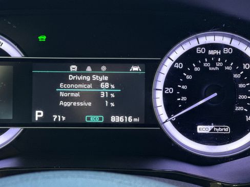Used 2020 Kia Niro LXS FWD image 25
