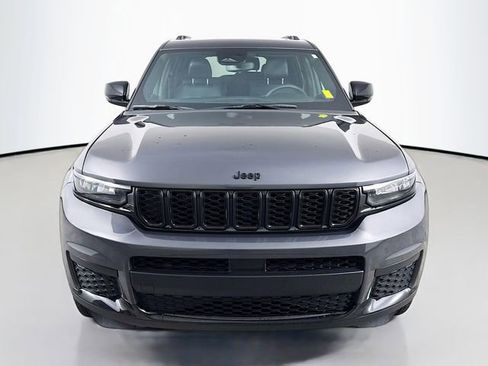 Used 2024 Jeep Grand Cherokee L Altitude image 2