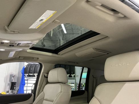 Used 2019 GMC Yukon XL Denali w/ Denali Ultimate Package image 30