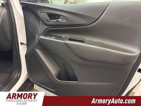 Used 2022 Chevrolet Equinox LT image 39