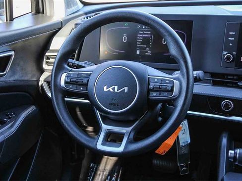 Used 2023 Kia Sportage LX image 15