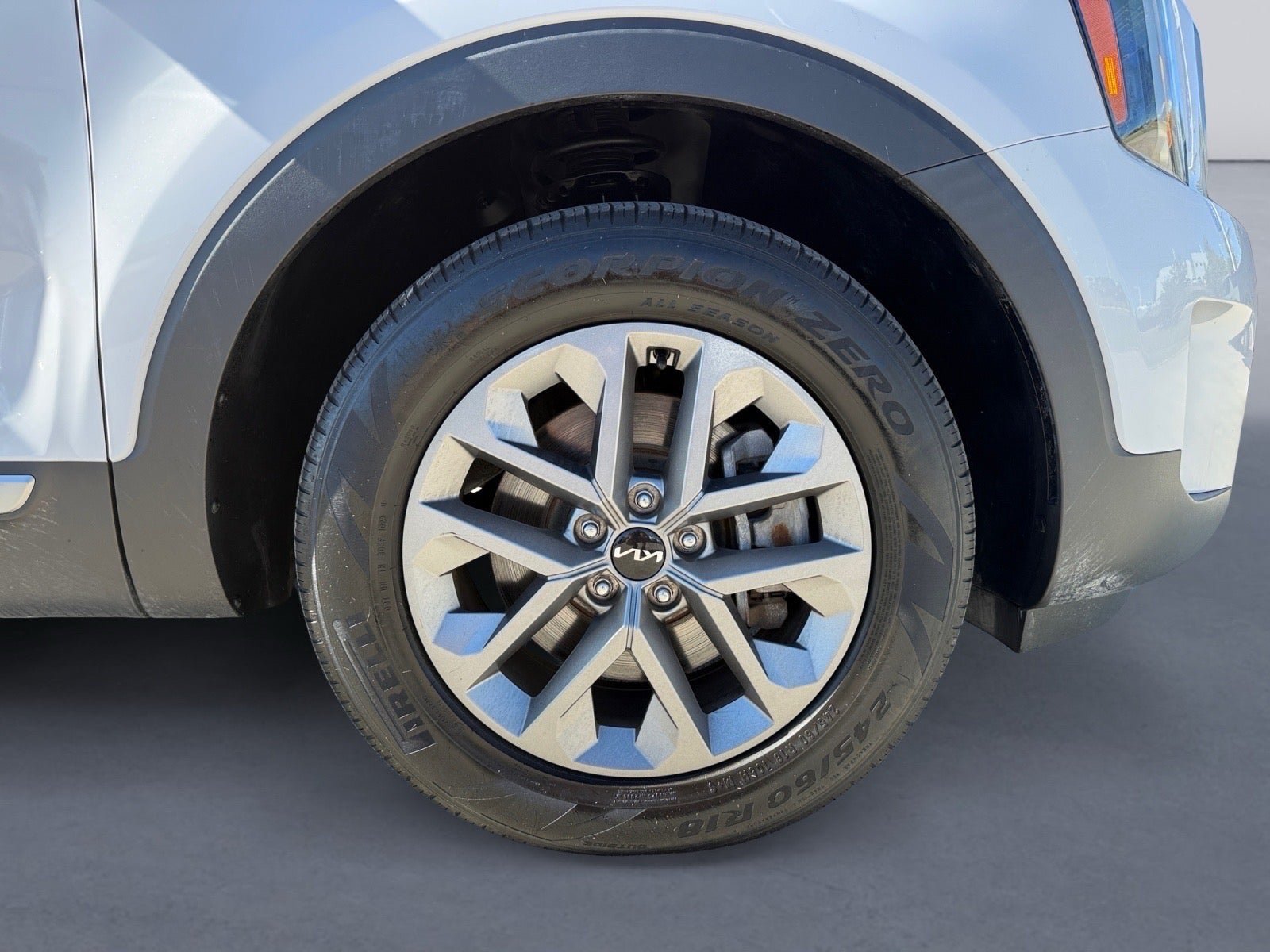 Used 2024 Kia Telluride LX FWD image 9