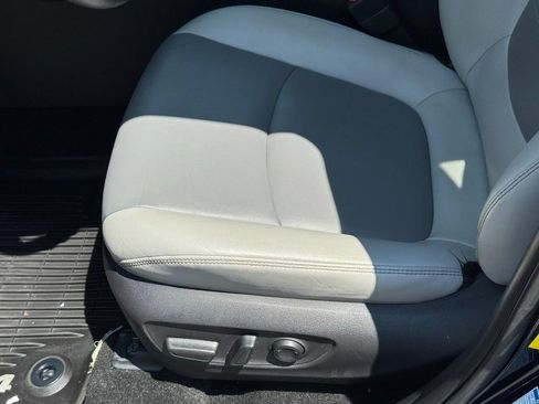 Used 2019 Toyota RAV4 XLE Premium w/ Cold Weather Package AWD/4WD image 22
