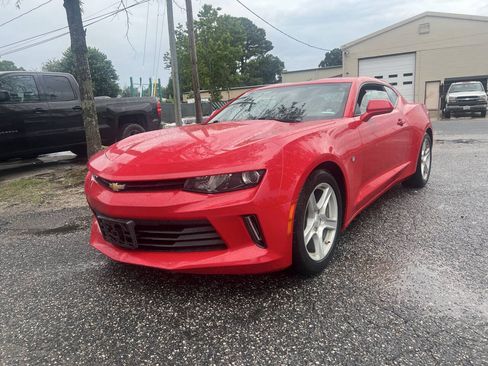 Used 2016 Chevrolet Camaro LT RWD image 3