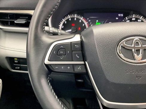 Used 2023 Toyota Highlander XLE FWD image 21