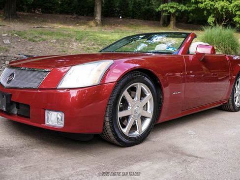 Used 2004 Cadillac XLR RWD image 12