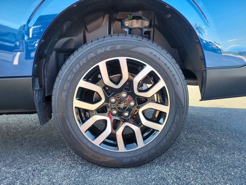 Used 2023 Ford Maverick Lariat w/ Lariat Luxury Package image 9