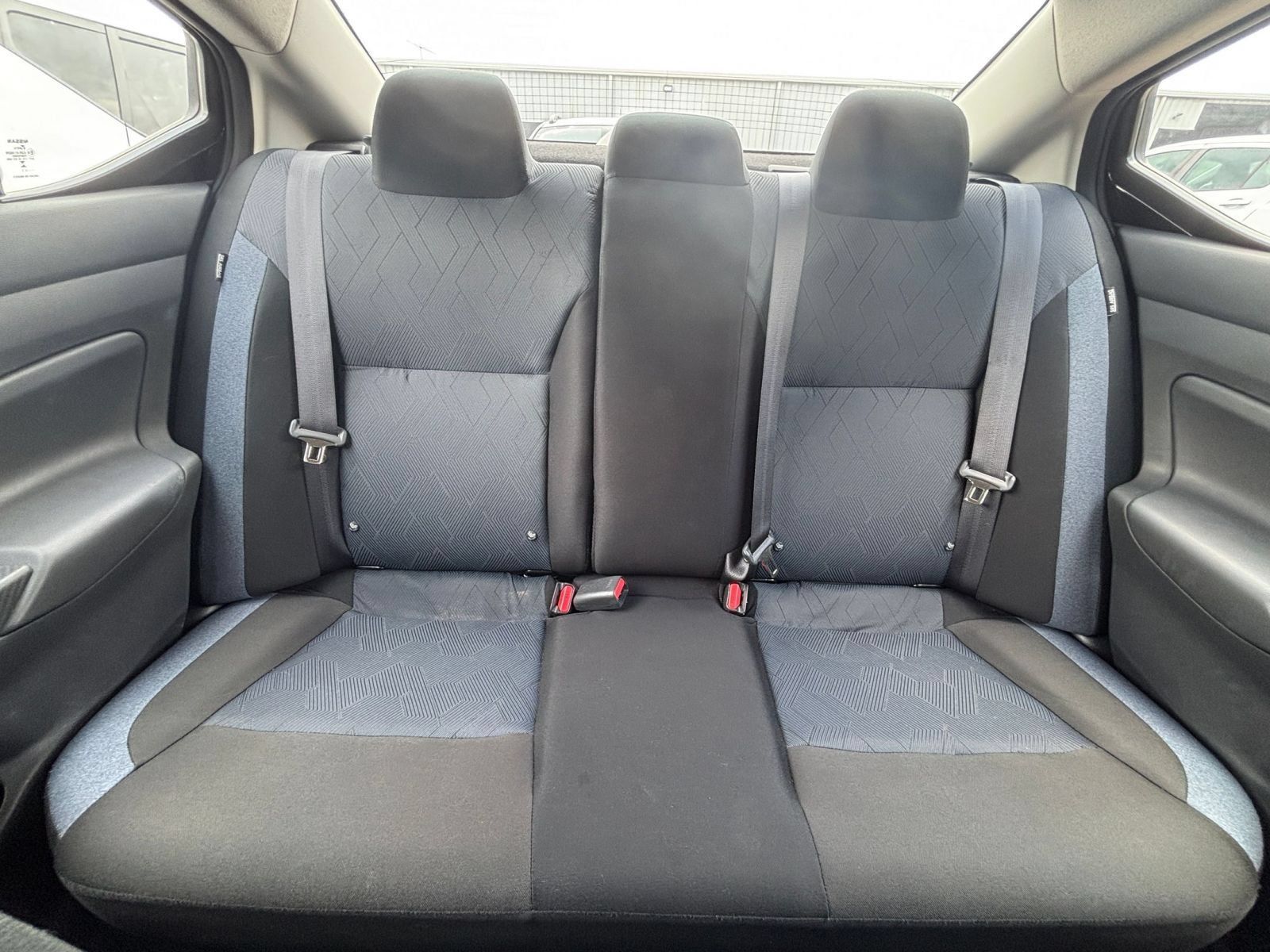 Used 2025 Nissan Versa SV FWD image 35