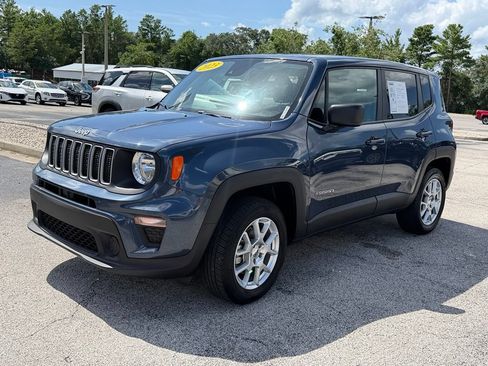 Used 2023 Jeep Renegade Latitude AWD/4WD image 3
