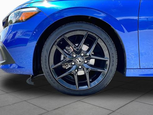 Used 2023 Honda Civic Sport image 11
