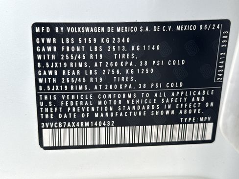 Used 2024 Volkswagen Tiguan SE R-Line FWD image 36