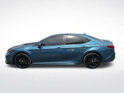 Used 2025 Toyota Camry SE FWD image 2