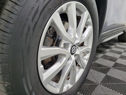 Used 2017 Nissan Rogue SV w/ Sun & Sound Touring Package AWD/4WD image 31