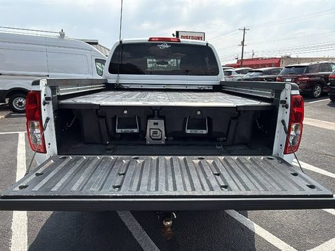 Used 2012 Nissan Frontier SV w/ SV Premium Utility Pkg AWD/4WD image 13