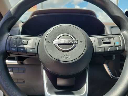Certified 2023 Nissan Rogue SV FWD image 22