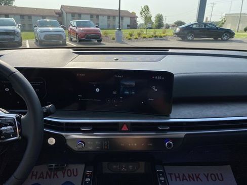 New 2025 Kia Sorento SX image 9