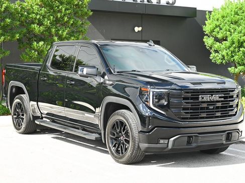 Used 2022 GMC Sierra 1500 Elevation w/ Elevation Premium Package image 3