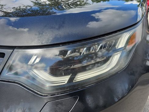 Used 2019 Land Rover Discovery HSE AWD/4WD image 31