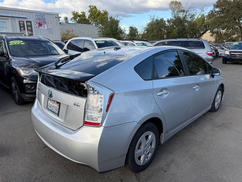 Used 2010 Toyota Prius Three image 4