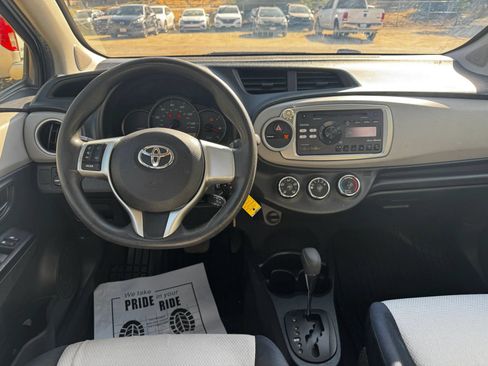 Used 2012 Toyota Yaris LE FWD image 11