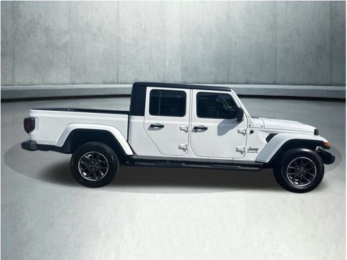 Used 2023 Jeep Gladiator Overland AWD/4WD image 7