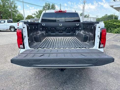 Used 2024 Chevrolet Colorado Z71 w/ Z71 Convenience Package 2 AWD/4WD image 23