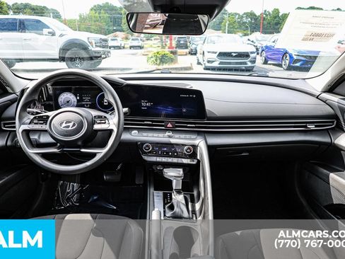 Used 2024 Hyundai Elantra SEL FWD image 28