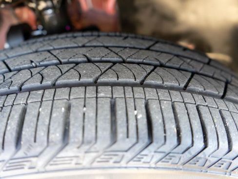 Certified 2025 Kia Sorento SX image 39