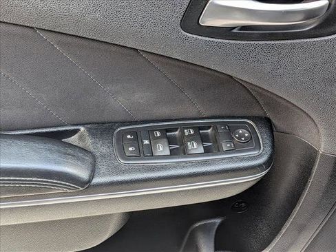 Used 2017 Dodge Charger SXT image 13