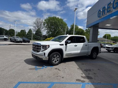 Used 2025 GMC Sierra 1500 SLT AWD/4WD image 7