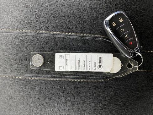 Certified 2023 Chevrolet Traverse LT w/ Midnight/Sport Edition image 32