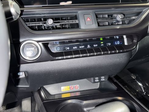 Used 2024 Lexus UX 250h FWD image 27