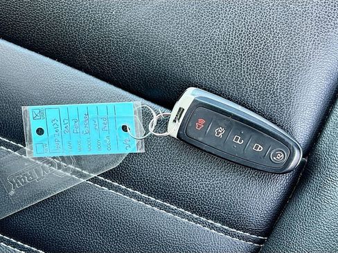 Used 2017 Ford Escape Titanium AWD/4WD image 36