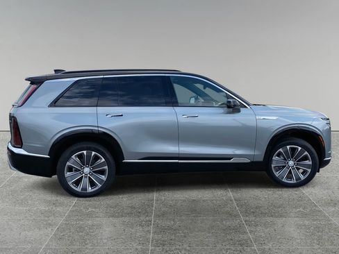 New 2026 Cadillac Vistiq Luxury w/ LPO, Floor Liner Package image 7