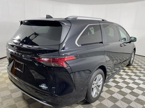 Used 2025 Toyota Sienna Limited AWD/4WD image 7