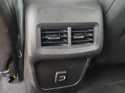Used 2023 Chevrolet Equinox LT FWD image 15